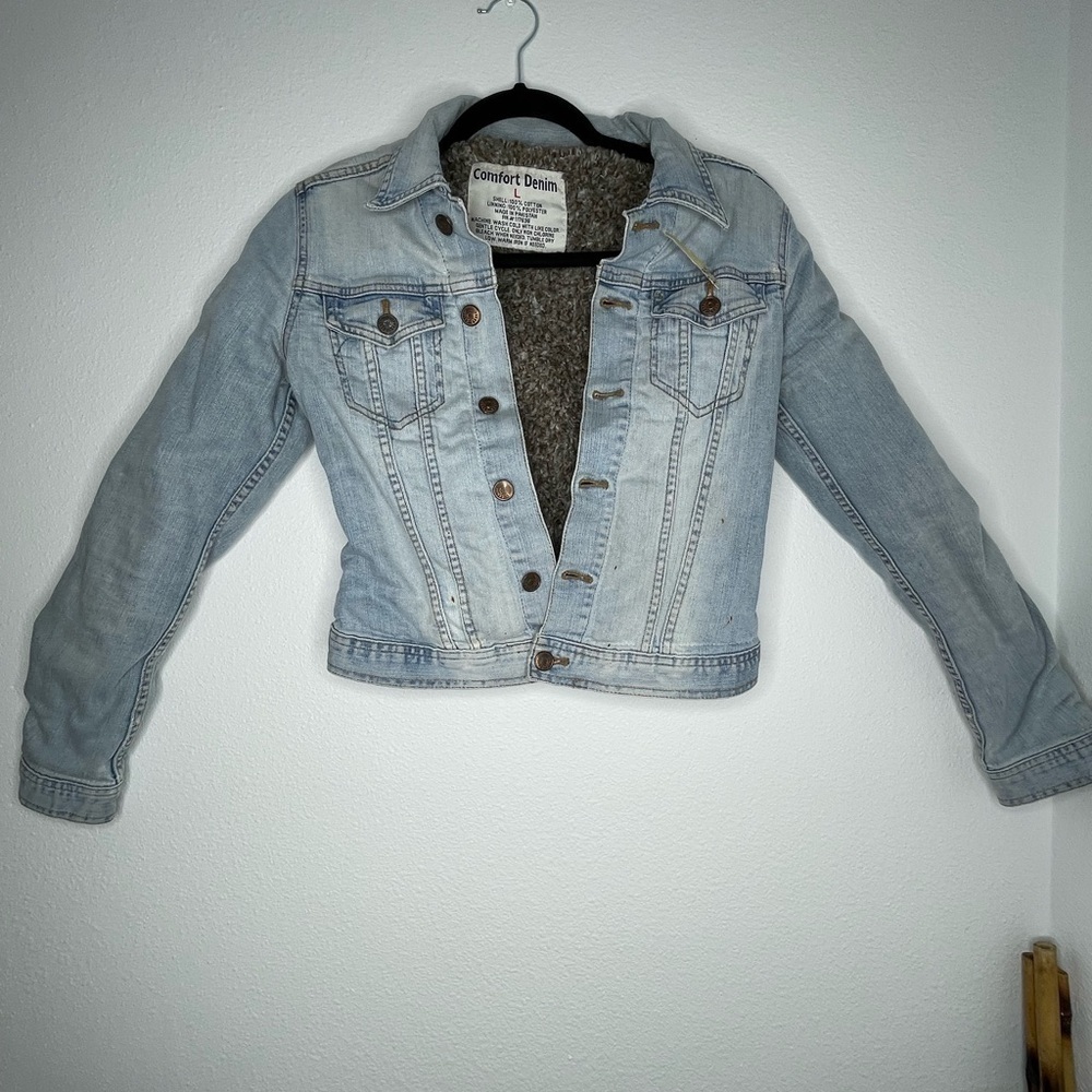 NWT Denim jacket light washed w/faux fleece lining size large petite/juniors